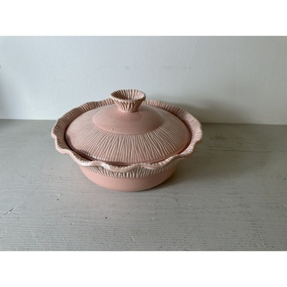 Vtg 1956 MCM Miramar California Pink Covered Casserole Dish - Picture 2 of 4